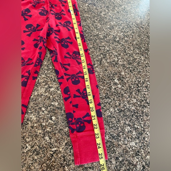 🔆3/$25🔆 The Gap Kids Red Skull Print PJ’s (Leggings & Top) Size 6 - Picture 6 of 7